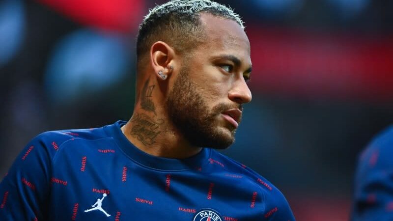 PSG、なんとネイマールひとりに「637億円」費やす！66億円の超年俸もバレる