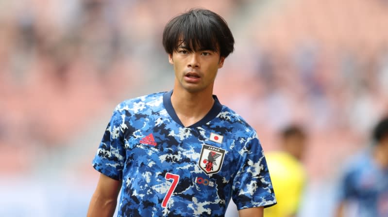 三笘薫、ベルギーデビュー戦で伊東純也を翻弄！「うさぎだ」と現地も評価