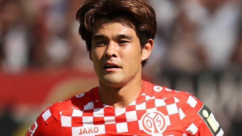 佐野海舟先発、マインツが首位バイエルンから先制!  予言的中なるか!?