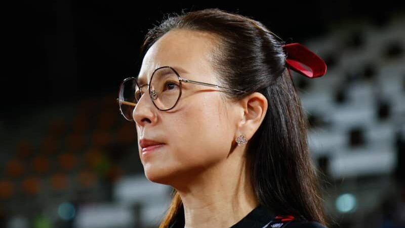 日本人監督、海外代表ファンへの挨拶が現地で物議！？女性マネージャーとの不和説なし