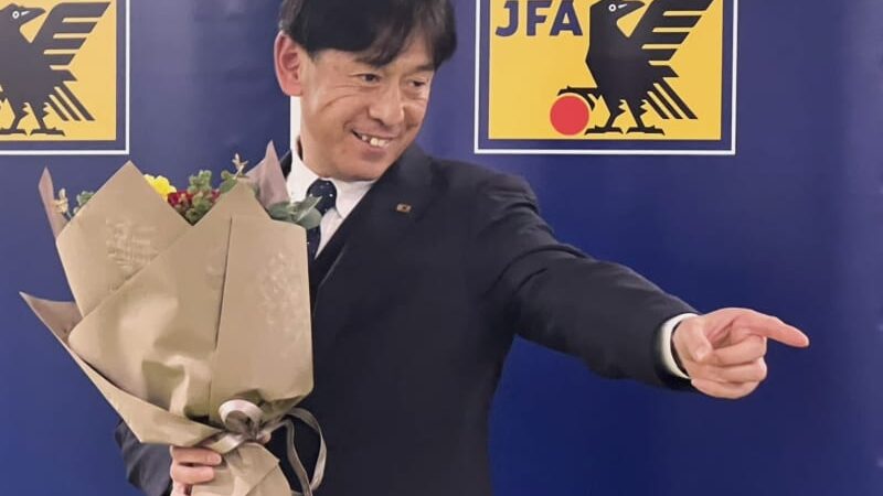 西村雄一氏、主審として最も印象に残ったのは2011年の震災復興チャリティマッチ「誰もが喜んだカズさんのゴール。人生でたった一度の瞬間でした」