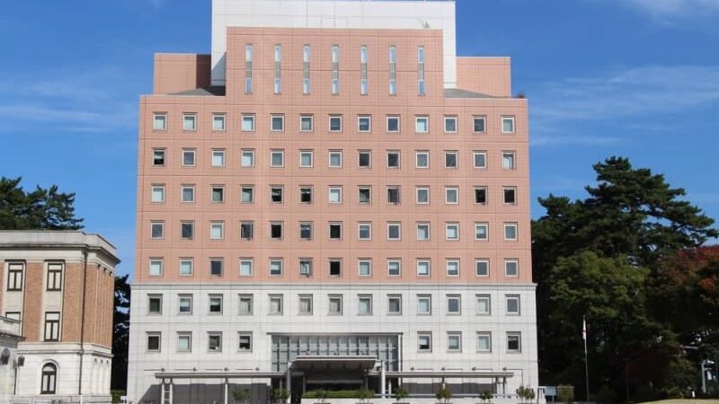 前橋の関越道で事故、6人重軽傷