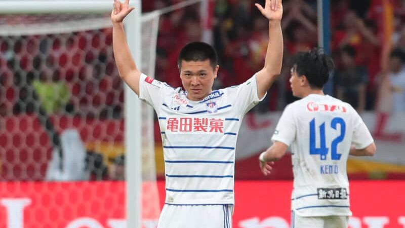 新潟がFW小見洋太と契約更新、ルヴァン決勝では粘りの2ゴールも「上を目指して取り組んでいきます」