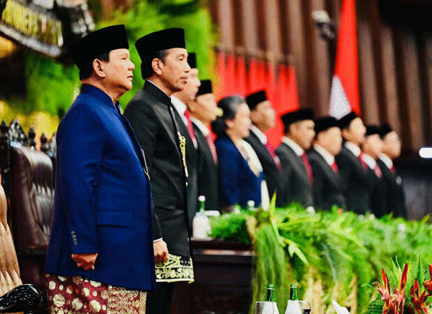 【インドネシア】【24年の10大ニュース】新大統領就任、早くも独自色［経済］