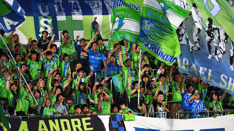J1湘南、プレータイム大幅増の21歳MF鈴木淳之介と契約更新「充実した一年になるように頑張ります！」