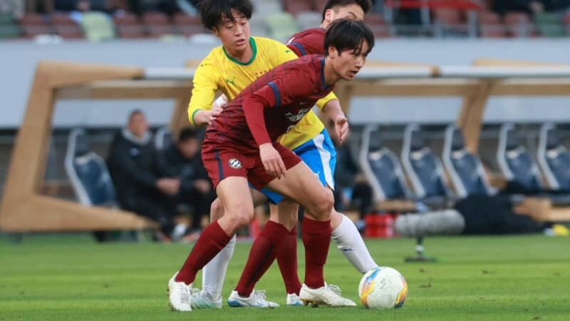 「このチームでもっとサッカーがしたかった」初戦敗退の京都橘、主将DF宮地陸翔が2失点悔いる「本当に申し訳ない」