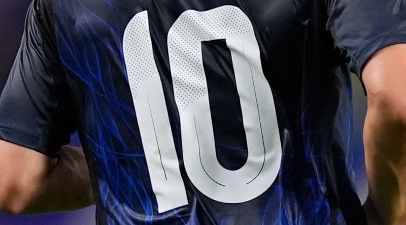 日本代表、2026年W杯で「10番」をつけるかもしれない4人