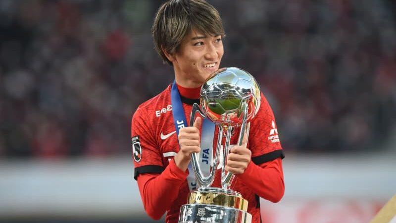 【浦和】新潟の長倉幹樹を獲得。一方、小泉佳穂は柏へ移籍。「時に自分はこのクラブに相応しくないと思い悩みながら過ごしたこともありました。それでも…」