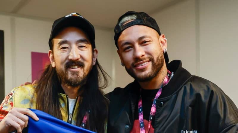 アニメ好きネイマール、息子とともに日本アニメタウンに行く