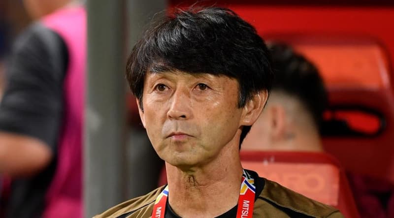 日本人監督、優勝逃すも代表チームを解任されず　名物女性会長は「ファンは監督が好き」