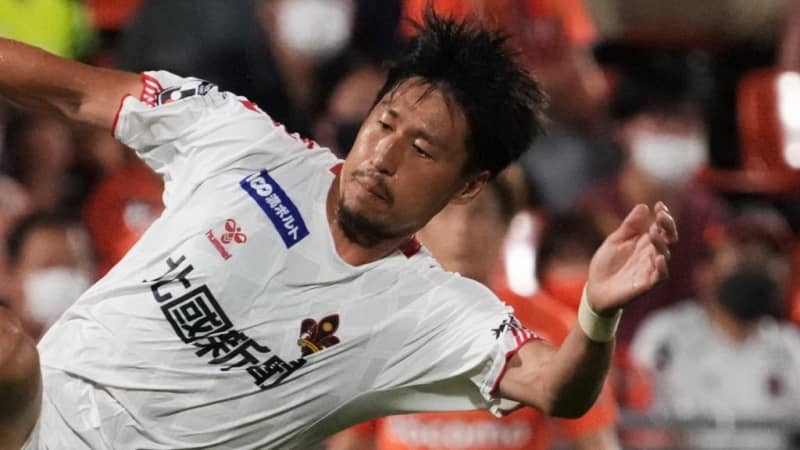 元・日本代表 長身FWが現役引退を発表。