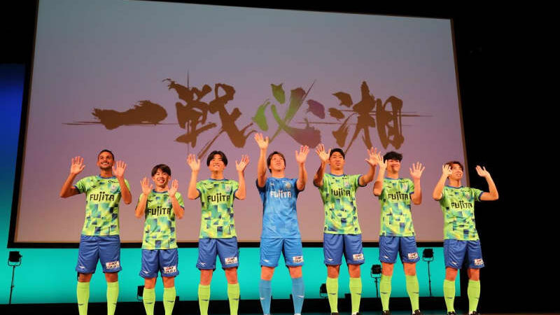 【湘南ベルマーレ】新エース鈴木章斗が山田直輝から『10番』継承、スピードスター藤井智也『50番』。岡本拓也は豪州移籍へ