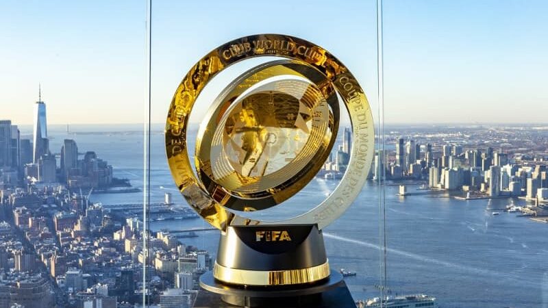 浦和レッズ出場のクラブW杯、ティファニー社製トロフィーの世界ツアーがスタート
