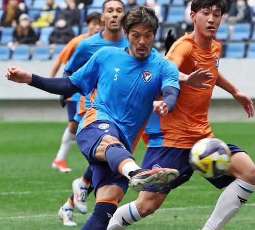 V長崎、今季初実戦！　ユースに10-0　きょうから沖縄キャンプ