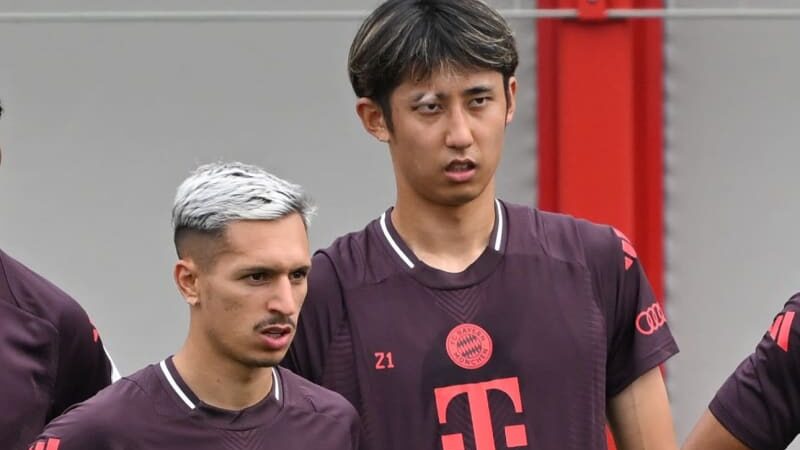 【バイエルン】日本代表DF伊藤洋輝がついに全体練習へ合流! 一部メニューをこなす。理想の復帰時期は…