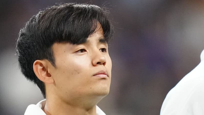 久保建英が負傷、ソシエダ監督「大きなダメージを負った」。枠を使い切り交代できず…