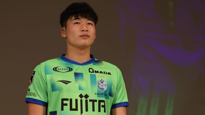 【湘南2-1浦和】ベルマーレ“史上初”開幕3連勝! 鈴木章斗＆福田翔生、2トップのゴール炸裂。レッズはチアゴ・サンタナが1点を返すが…