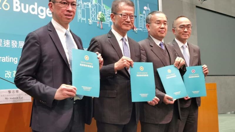 ２０２５／２６年度財政予算案、議員・公務員の昇給凍結