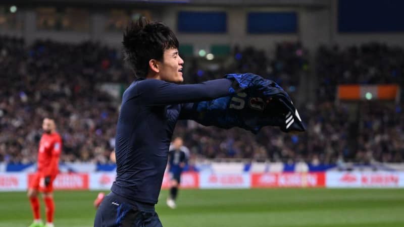 W杯出場を導いた大活躍の23歳日本代表MF、投げ捨てたユニフォームは「良かった、戻ってきて」