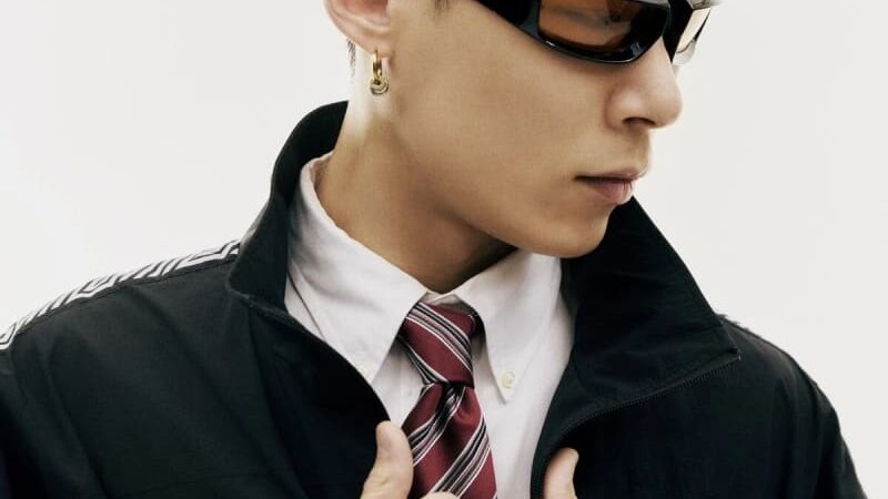 ラッパーJinmenusagi、VAULTROOM×UMBROコラボアパレルのモデルを担当
