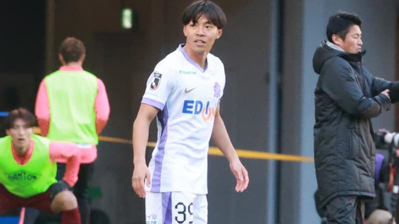 広島がすでに躍動の大卒ルーキーMF中村草太とプロA契約「現状に満足することなく」