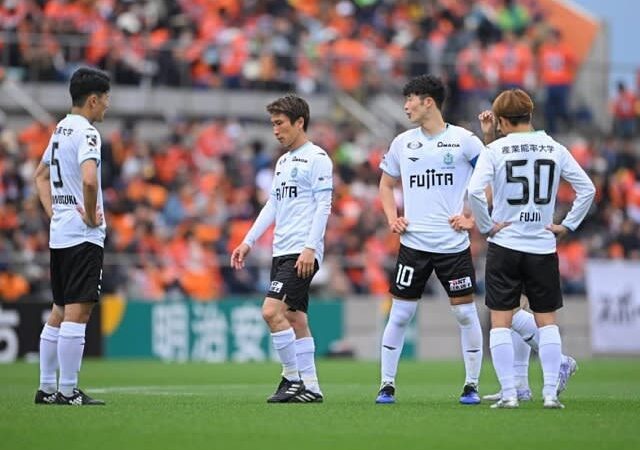 「動きマジで悪すぎない？」どうした湘南…開幕３連勝後は４戦未勝利と失速。清水に０－３敗戦で今季初の連敗「気合い見せろ」などゲキも