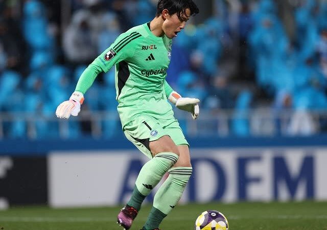 「これは可哀想」町田GK谷晃生がまさかのオウンゴール。バックパスを蹴ろうしたが…「ガチか」「流石に心が痛い」などファン注目