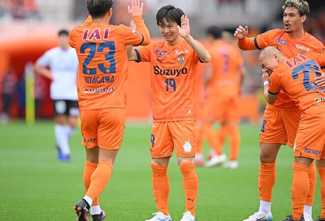 エスパ松崎快が“有言実行”。３発完勝の湘南戦で乾貴士と同等のクオリティを発揮。攻撃の新たなキーマンに