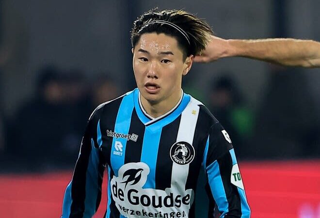 「相手選手たちは驚いていた」華麗なループ＆左足弾！ オランダで鮮烈２発の22歳日本人を現地メディアが称賛「容赦なく攻め入り…」