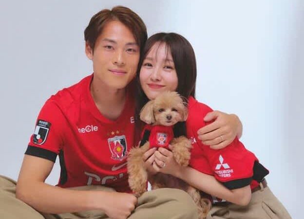 【浦和】渡邊凌磨が前田希美さんとの結婚を発表「いつも応援してくださるファン、サポーターの方々 浦和レッズは家族同然と思っており、これからも身を粉にして戦っていきたいと思います」